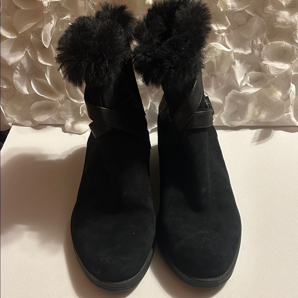 Vaneli Black Fur-Trimmed Winter Boots